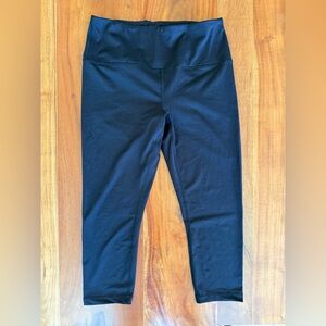 Velocity Black Capri Leggings size L‎